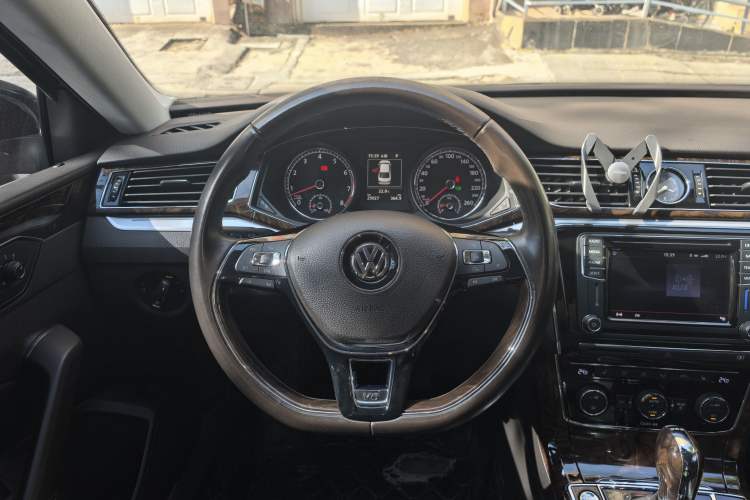Used Volkswagen Passat 2016 3.0L V6 DSG Flagship Edition Interior 1