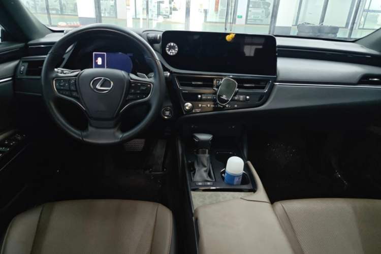 Used Lexus ES 2022 200 Excellence Edition