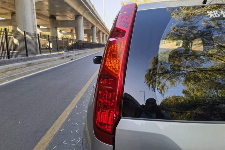 Used Dongfeng Fengdu MX6 2016 2.0L CVT Two-Wheel Drive All-Around Version
