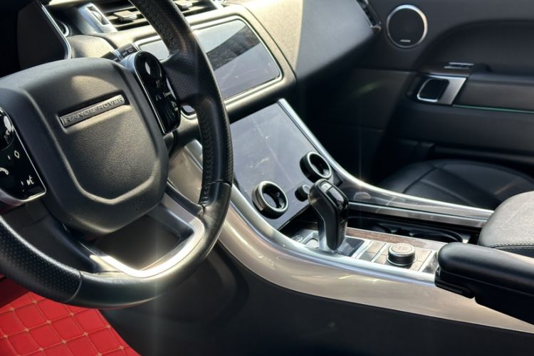 Used Land Rover Range SportNew Energy 2019 P400e SE Interior 5