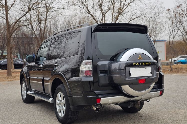 Used Mitsubishi Pajero 2016 3.0L Automatic Prestige Version China V Standard