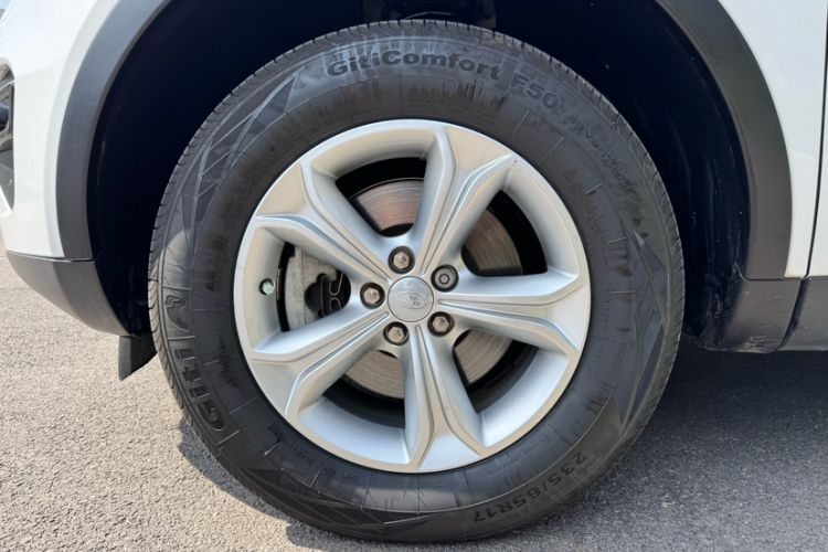 Used Land Rover Discovery Sport 2017 2.0T PURE Exterior 5