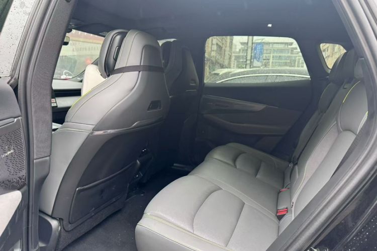 Used Lynk & Co 08 EM-P 2023 120km Long-Range Halo