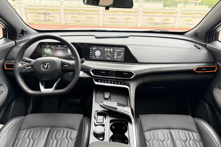 Used Changan UNI-T 2022 1.5T Prestige Version
