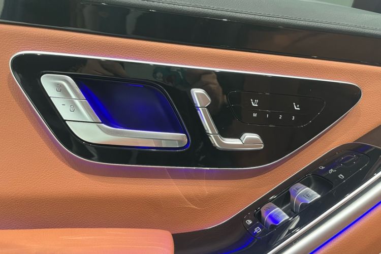 Used Mercedes-Benz S-Class 2022 Revised S 400 L Luxury Edition Interior 13