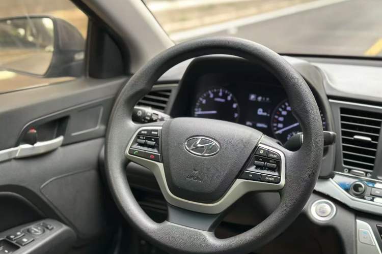 Used Hyundai Elantra (6th Generation / Lingdong) 2016 1.6L Automatic ZhiXuan – Elite Version
