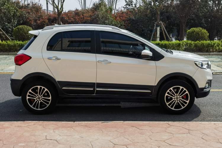 Used Haval H1 2016 Blue Label 1.5L AMT Luxury Model
