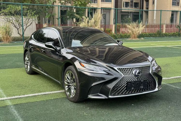 Used Lexus LS 2020 500h Luxury Edition China VI Standard
