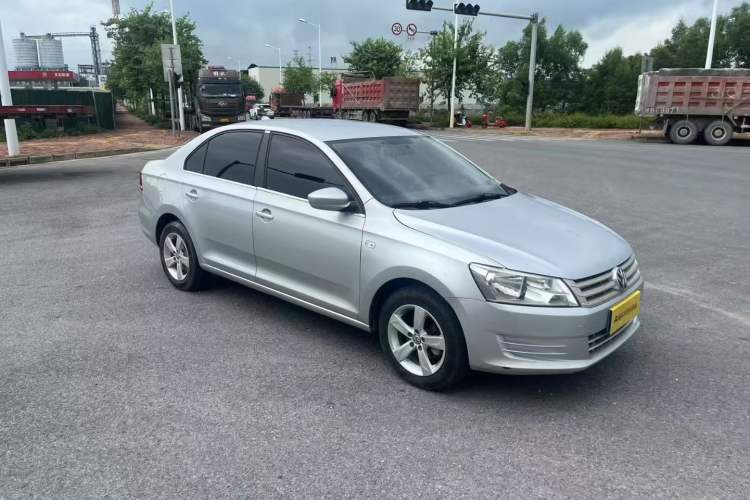 Used Volkswagen Santana 2013 1.6L Automatic Fashion Edition Exterior 2