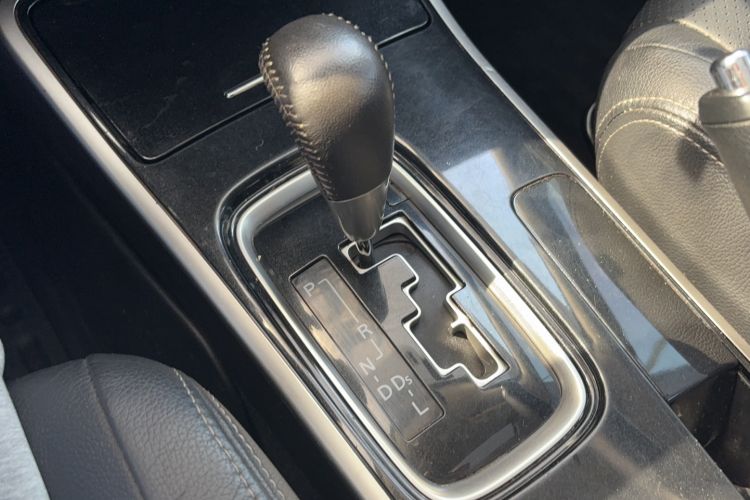 Used Mitsubishi Outlander 2017 2.0L Two-Wheel Drive Glory Edition 5 Seats