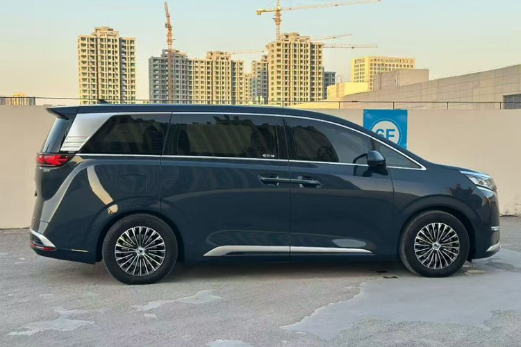 Used Denza D9 2022 DM-i 970 Four-Wheel Drive Flagship Model
