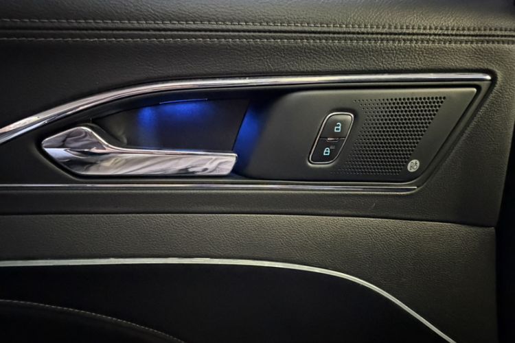 Used Ford Taurus 2019 EcoBoost 245 Premium Edition Interior 3