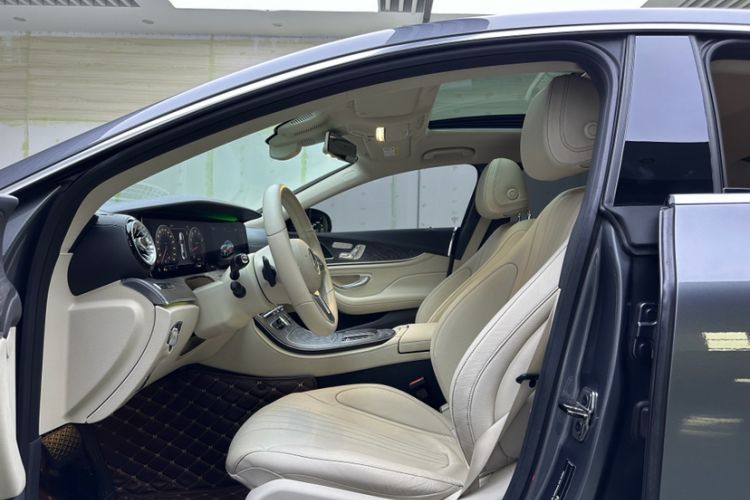 Used Mercedes-Benz CLS 2018 CLS 300 Dynamic Edition Interior 3