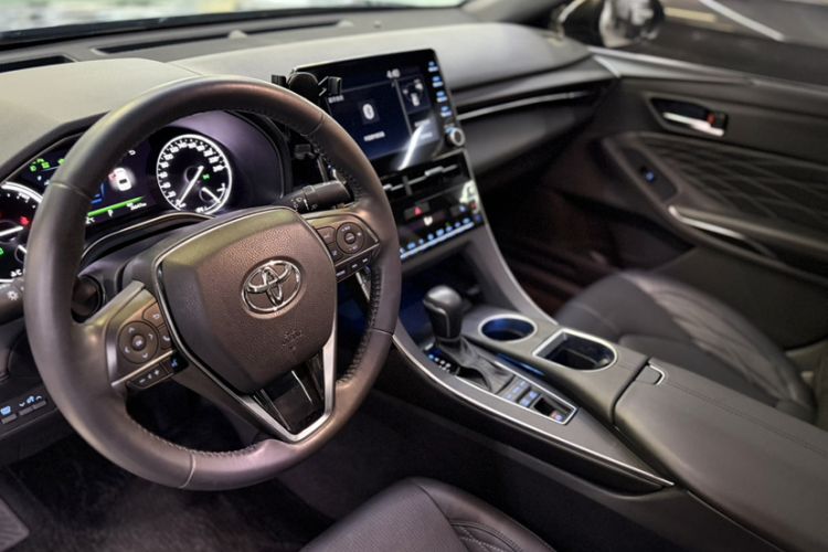 Used Toyota Avalon 2019 Dual-Engine 2.5L XLE Prestige Version China VI Standard
