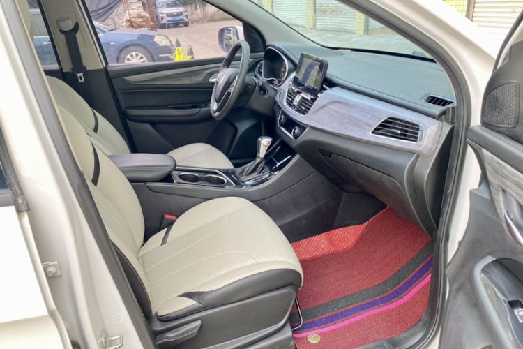 Used Baojun 730 2019 1.5T CVT Flagship Model 7 Seats China VI Emission Standard