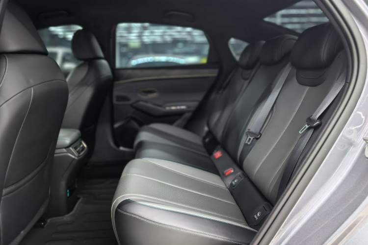 Used BYD Qin L 2025 DM-i Smart Drive 80KM Leading Model