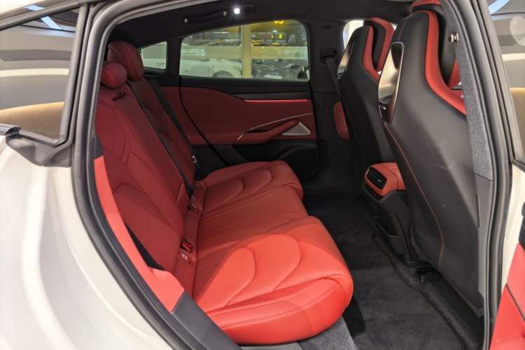 Used Xiaomi Auto SU7 2024 Rear-Drive Ultra-Long Range Advanced Pro-Level Intelligent Driving Version Interior 4