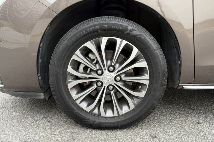 Used Buick GL8 2023 Facelifted Land Cruiser Executive Luxury Version
