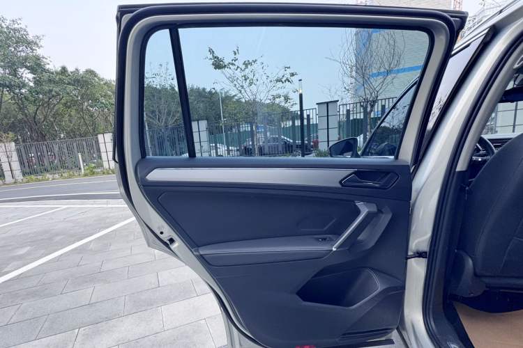 Used Volkswagen Tiguan L New Energy 2019 430 PHEV Hybrid Flagship Model Interior 11