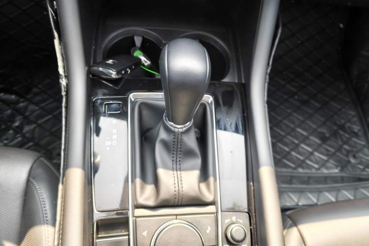 Used Mazda 3 Axela 2021 2.0L Automatic Zhiyao Edition Gear Lever