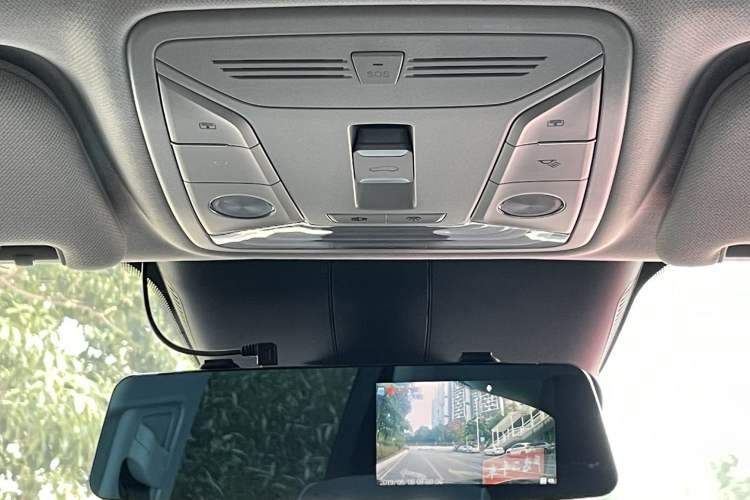 Used Hongqi HS5 2022 Facelifted Version 2.0T Smart Connect Flagship All-Wheel-Drive Edition
