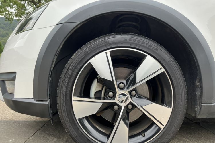 Used Skoda Octavia 2018 Station Wagon TSI280 DSG Flagship Edition
