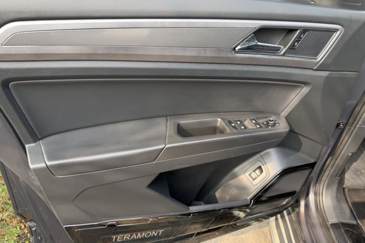 Used Volkswagen Teramont 2017 530 V6 Four-Wheel Drive Luxury Edition Interior 6