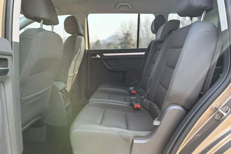 Used Volkswagen Touran 2015 1.4T Manual Fashion Edition 5-Seater Exterior 8