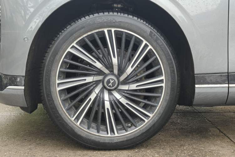 Used XPeng G9 2022 702 Max Exterior 4