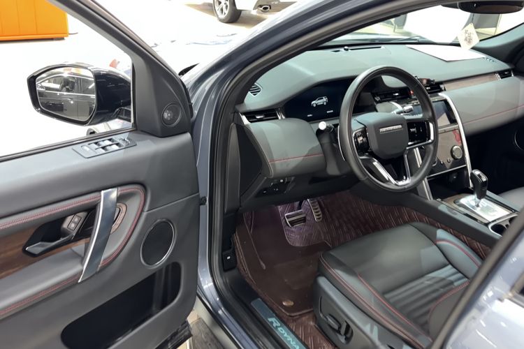 Used Land Rover Discovery Sport 2022 249 PS R-Dynamic S Performance Edition 5 Seats Interior 8