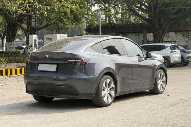 Used Tesla Model Y 2021 Long-Range All-Wheel-Drive Version