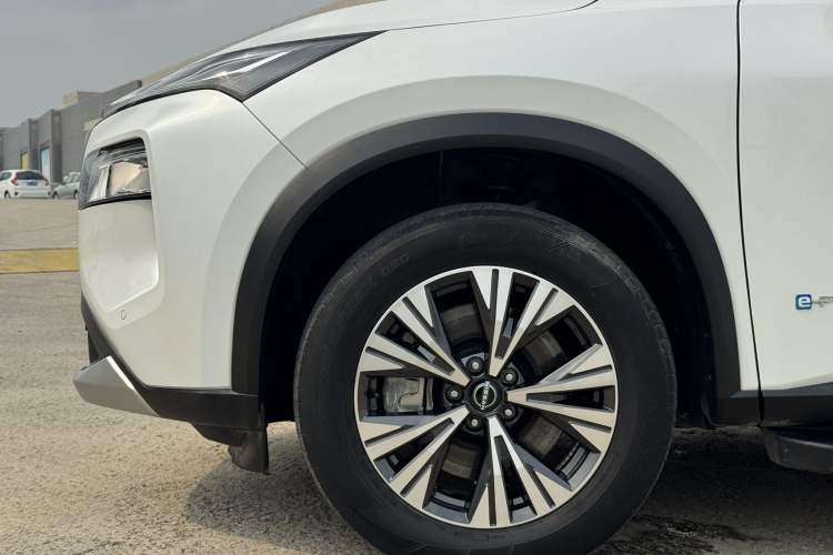 Used Nissan X-Trail 2023 e-POWER Ultra-Hybrid Dual-Motor All-Wheel-Drive Luxury Edition Exterior 8