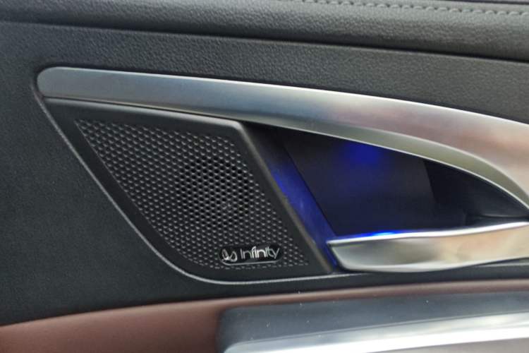 Used Wey VV7 2019 Upgraded Model 2.0T Flagship Version China VI