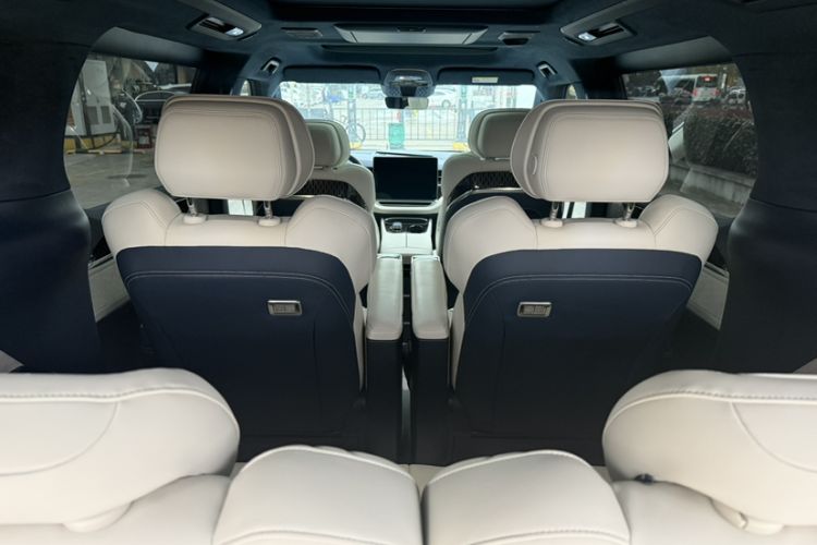 Used Zeekr 009 2022 WE Edition
