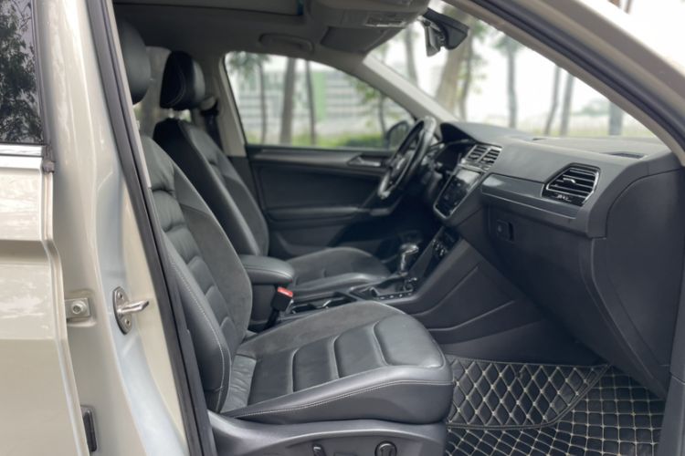 Used Volkswagen Tiguan L 2021 330TSI Automatic Two-Wheel Drive R-Line Enhanced Edition
