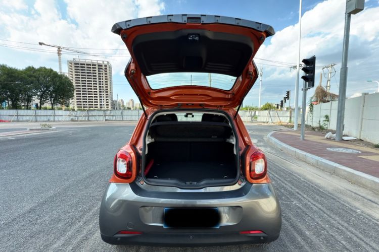 Used smart forfour 2016 0.9T 66 kW Pioneer Edition