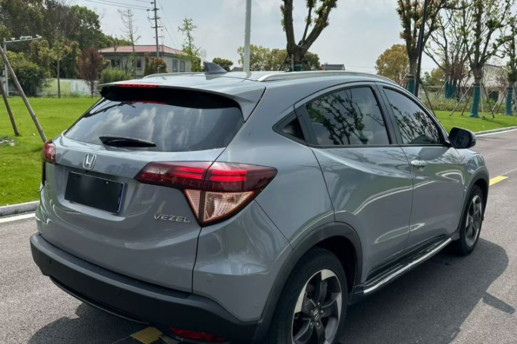 Used Honda Vezel 2015 1.8L CVT 2WD Luxury Model Exterior 3