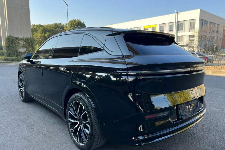 Used Zeekr 7X 2025 100 kWh Long-Range Rear-Wheel Drive with Intelligent Driving Features