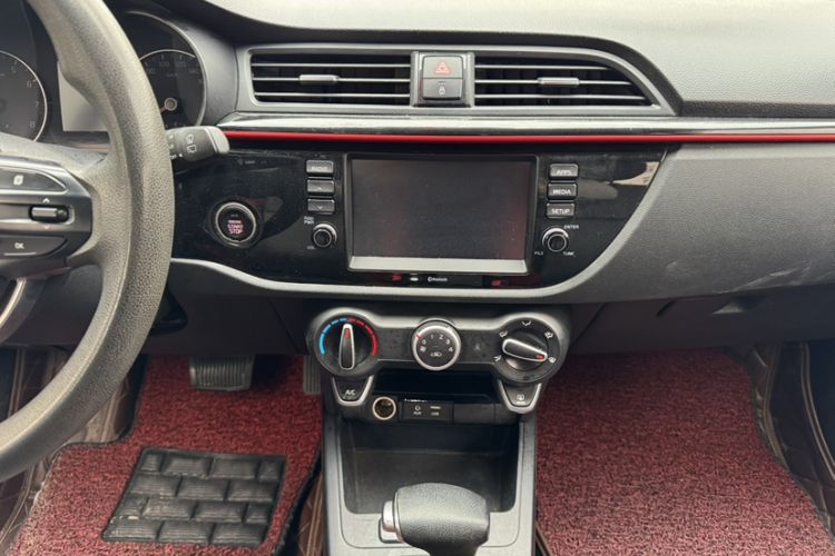 Used Kia KX Cross 2017 1.4L AT GLS
