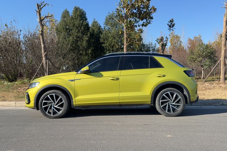 Used Volkswagen T-ROC 2023 300TSI DSG Two-Wheel Drive Starlight Edition