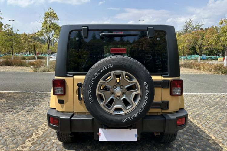 Used Jeep Wrangler 2013 3.6L Sahara two-door model
