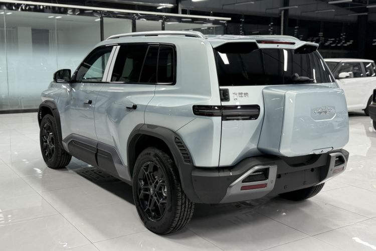 Used Formula Leopard Titanium 3 2025 501 km Range Rear-Wheel Drive Intelligent Driving Max Edition