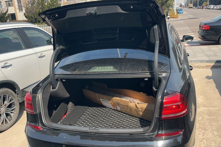 Used Volkswagen Passat 2015 1.8TSI DSG Prestige Edition Trunk