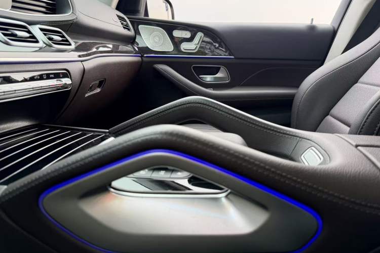 Used Mercedes-Benz GLE 2022 Facelifted GLE 350 4MATIC Fashion Edition Interior 2