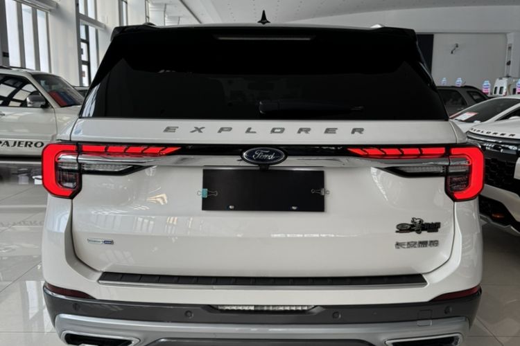 Used Ford Explorer 2023 EcoBoost 285 Four-Wheel Drive Titanium Edition 6 Seats
