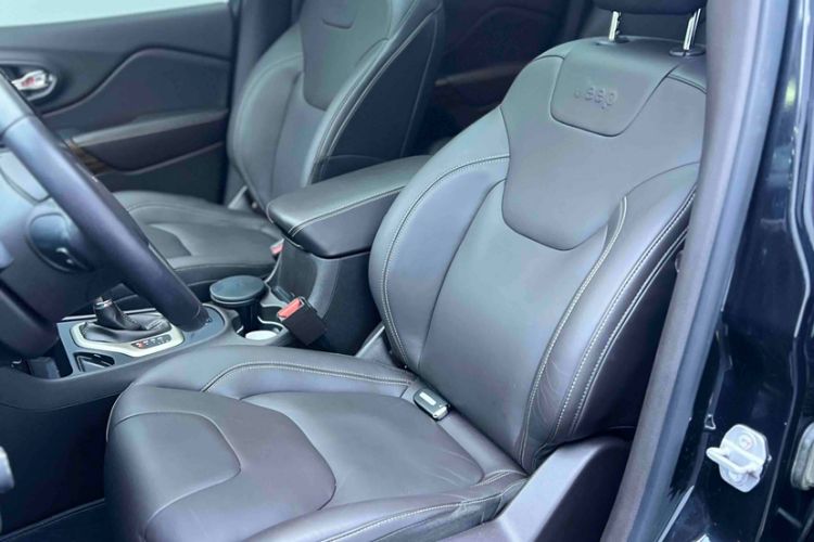 Used Jeep Cherokee 2016 2.0L Superior Edition