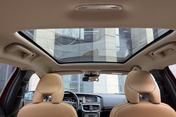 Used Volvo V40 2018 T3 Zhiyi Edition