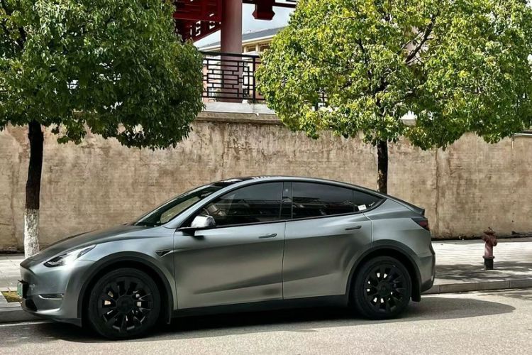 Used Tesla Model Y 2021 Long-Range All-Wheel-Drive Version 3D7