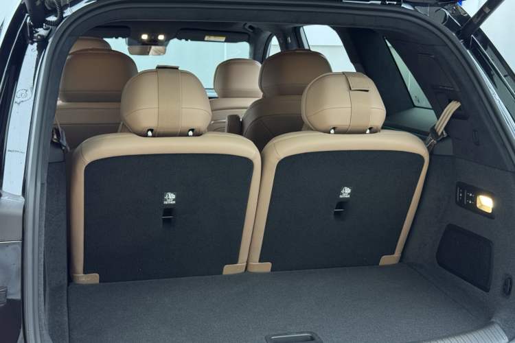 Used ONVO Luxeed L90 2025 Model—Max Six-Seater Version Interior 10