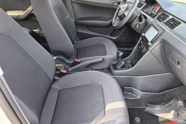 Used Volkswagen Santana 2015 1.6L Manual Fashion Edition Right Front Seat